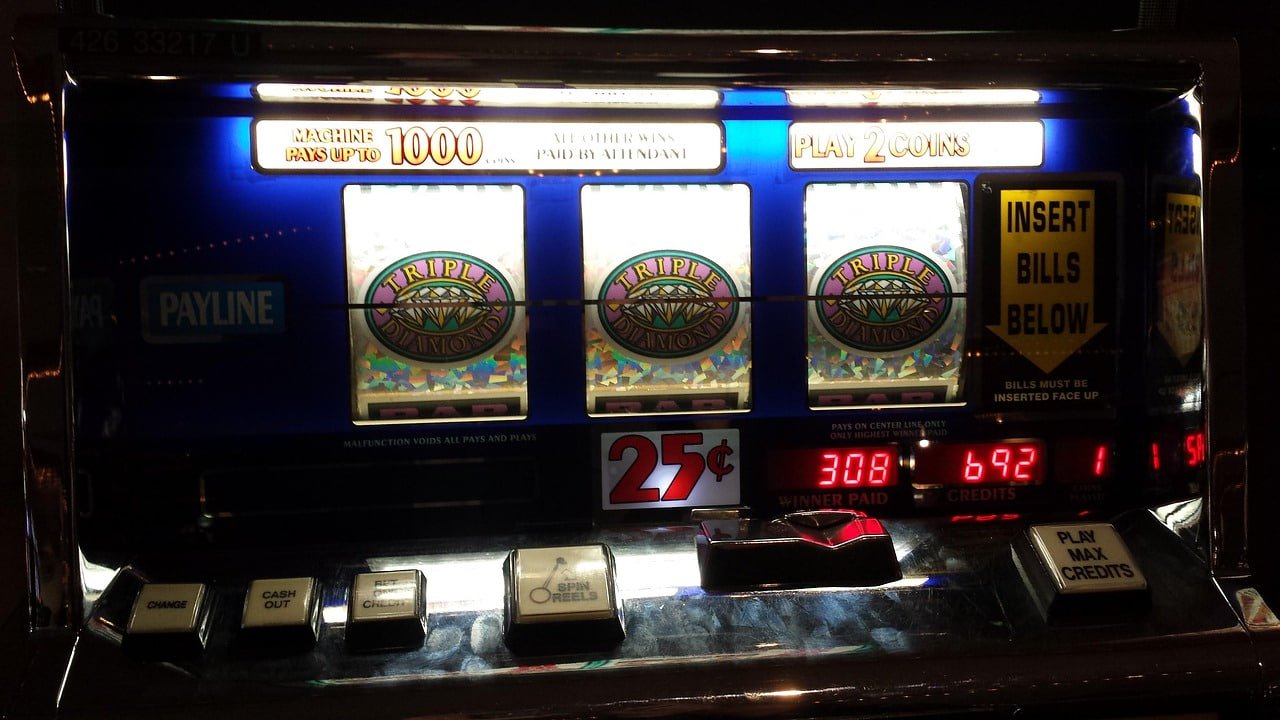 Wolf Gold slot game on mania138 platform showing wildlife symbols and reels